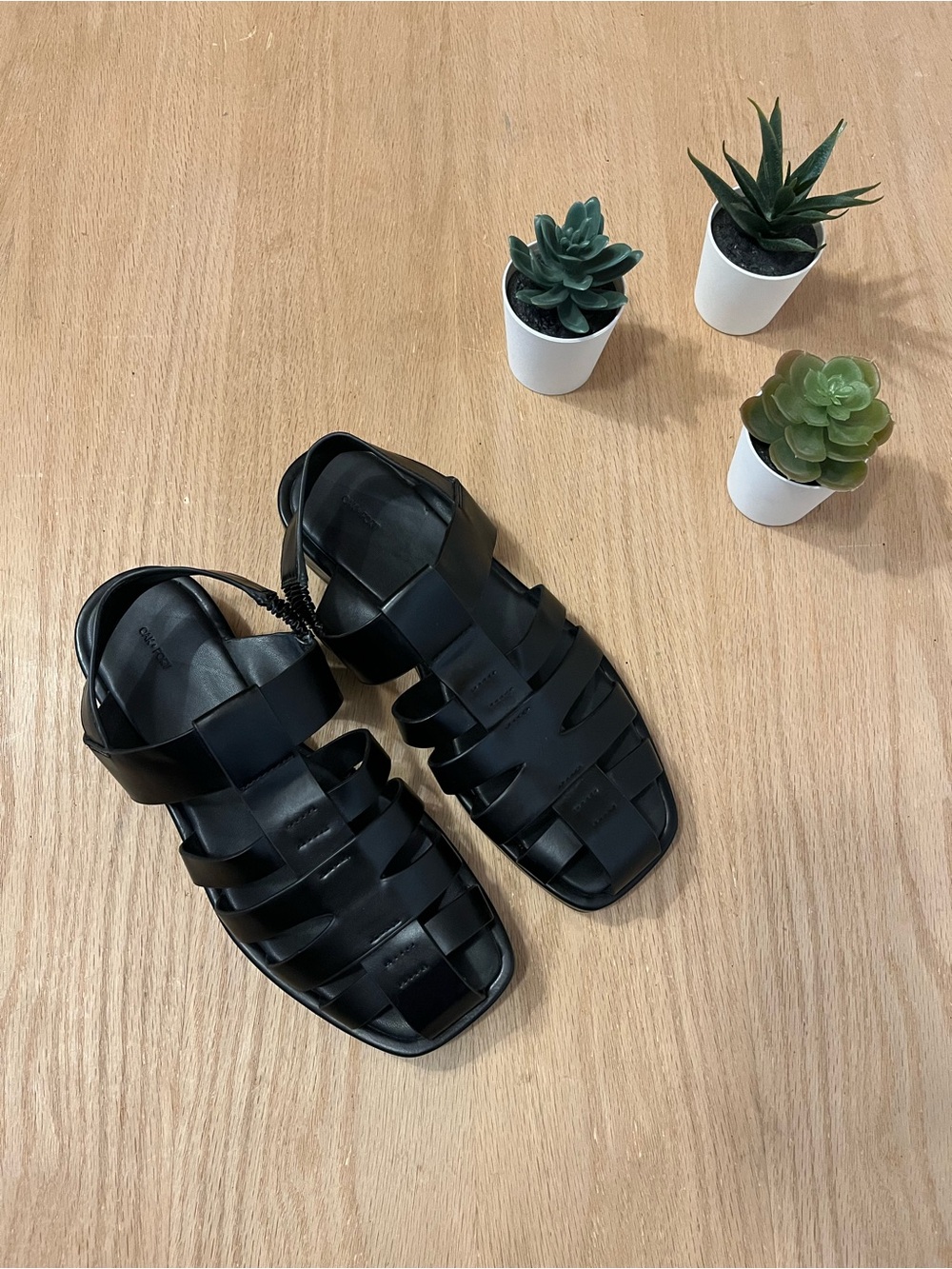 Oak + Fort Fisherman Style Sandals in Black